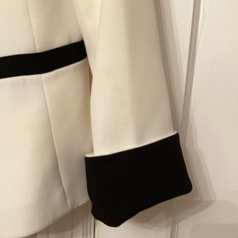 Blazer - Picture 3 of 3